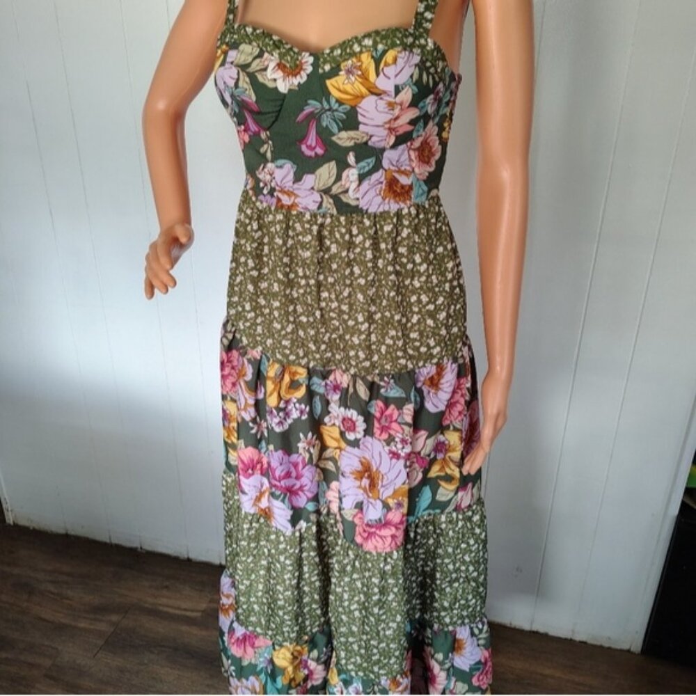B. O. G. COLLECTIVE Floral Green Maxi Dress Size XS.